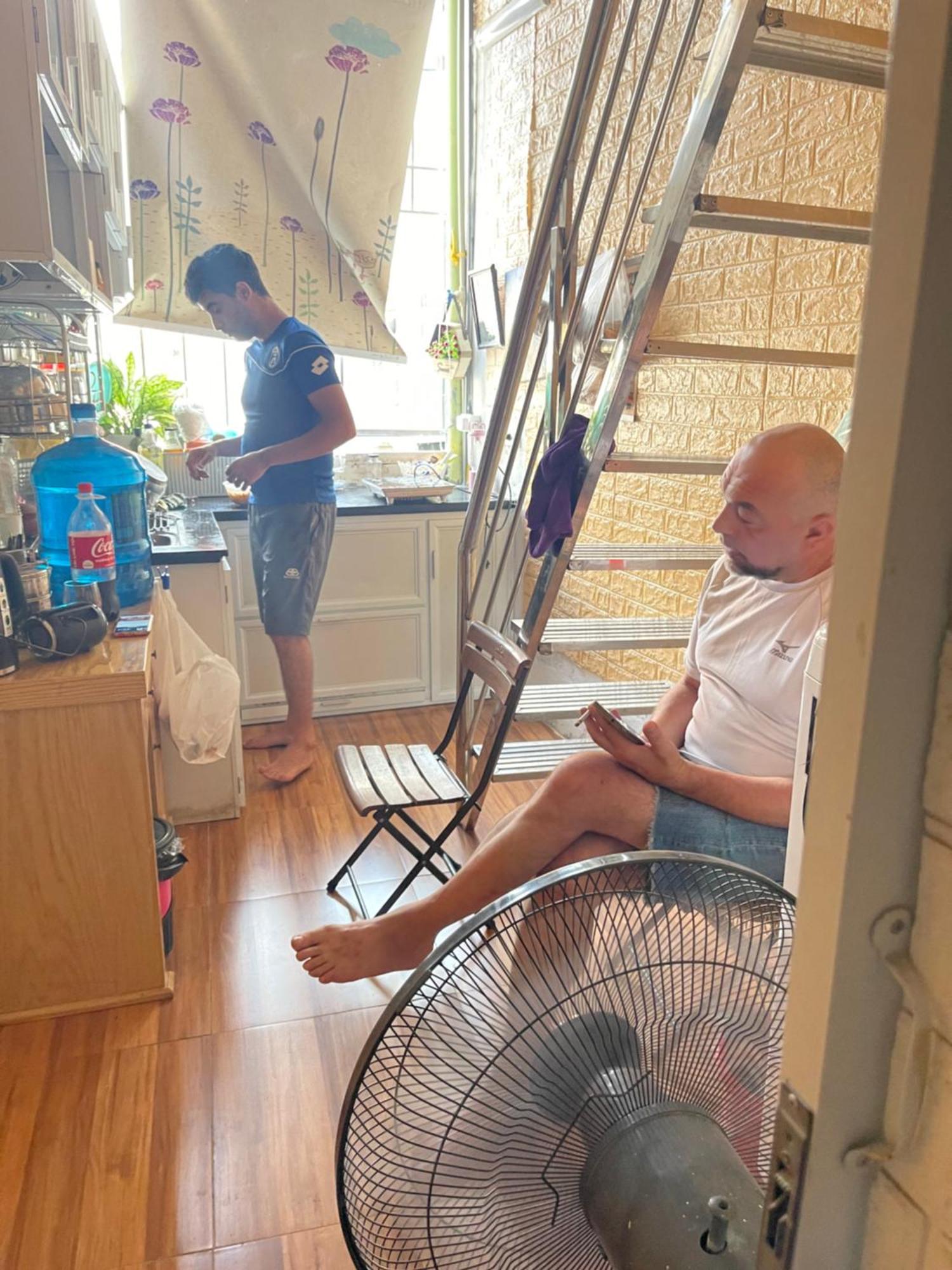 Cozy Homestay ハノイ市 エクステリア 写真